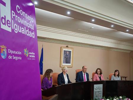 Imagen El Consejo Provincial de Igualdad vuelve a encontrarse en el salón de Plenos de la Diputación con nuevas caras y compromisos renovados